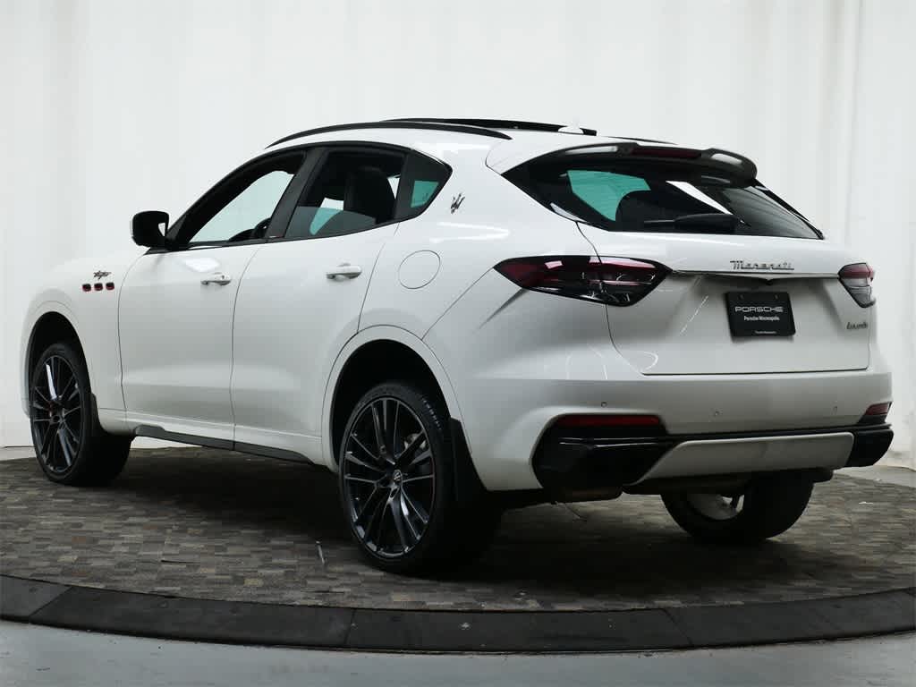 Thumbnail: 2022 Maserati Levante - 3