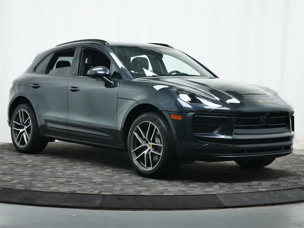 Thumbnail: 2025 Porsche Macan - 9