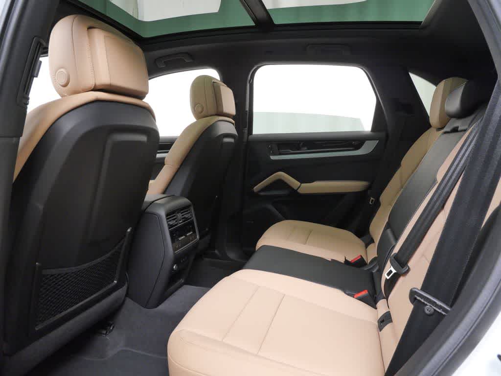 Thumbnail: 2026 Porsche Cayenne - 14