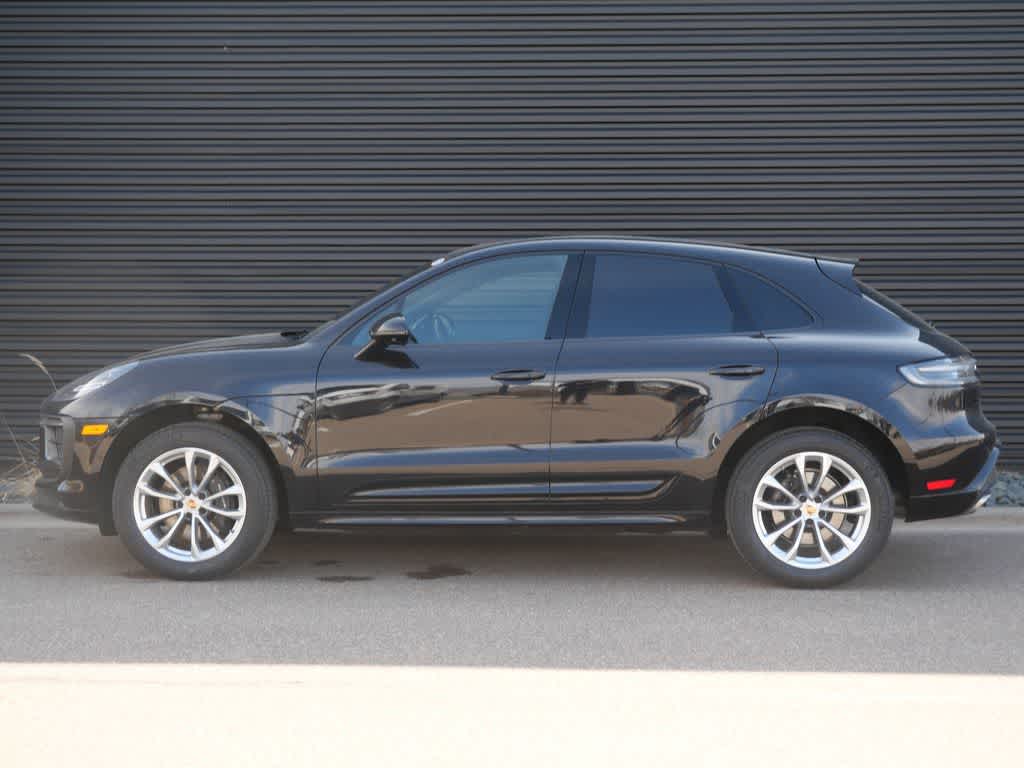 Thumbnail: 2024 Porsche Macan - 2