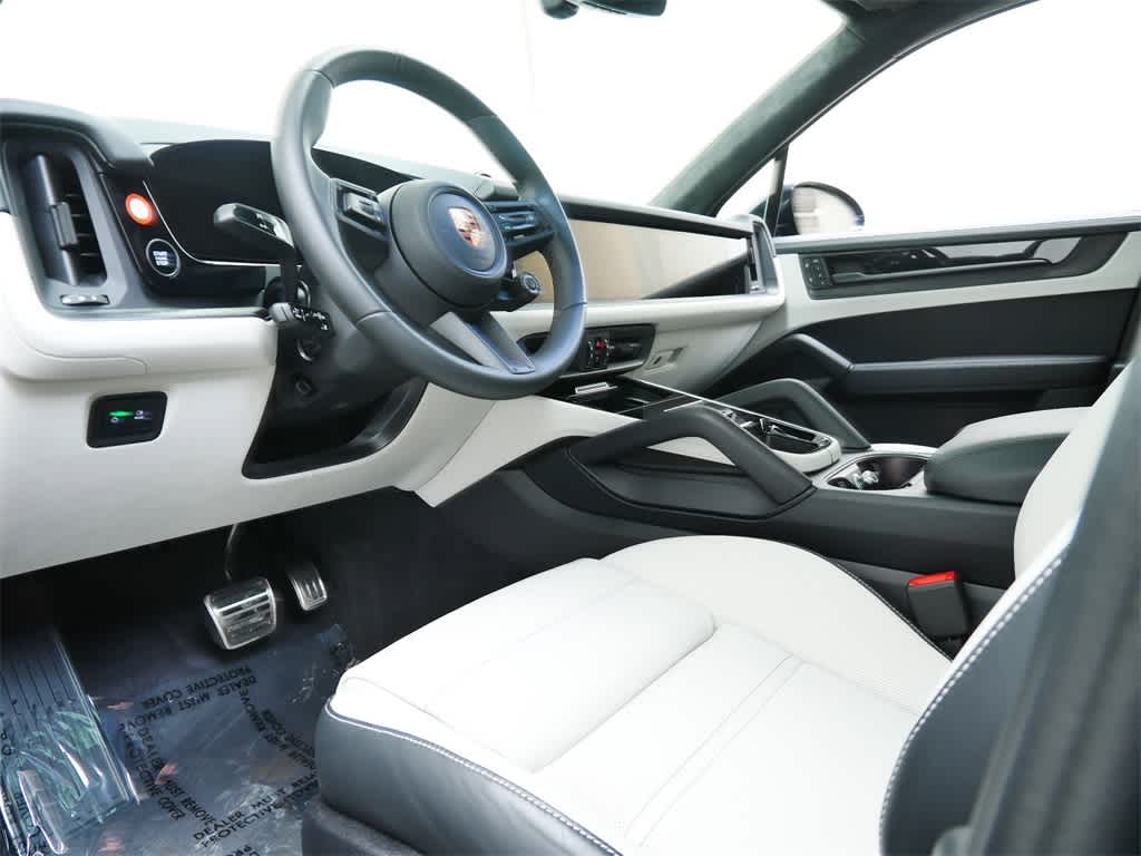 Thumbnail: 2026 Porsche Cayenne - 4