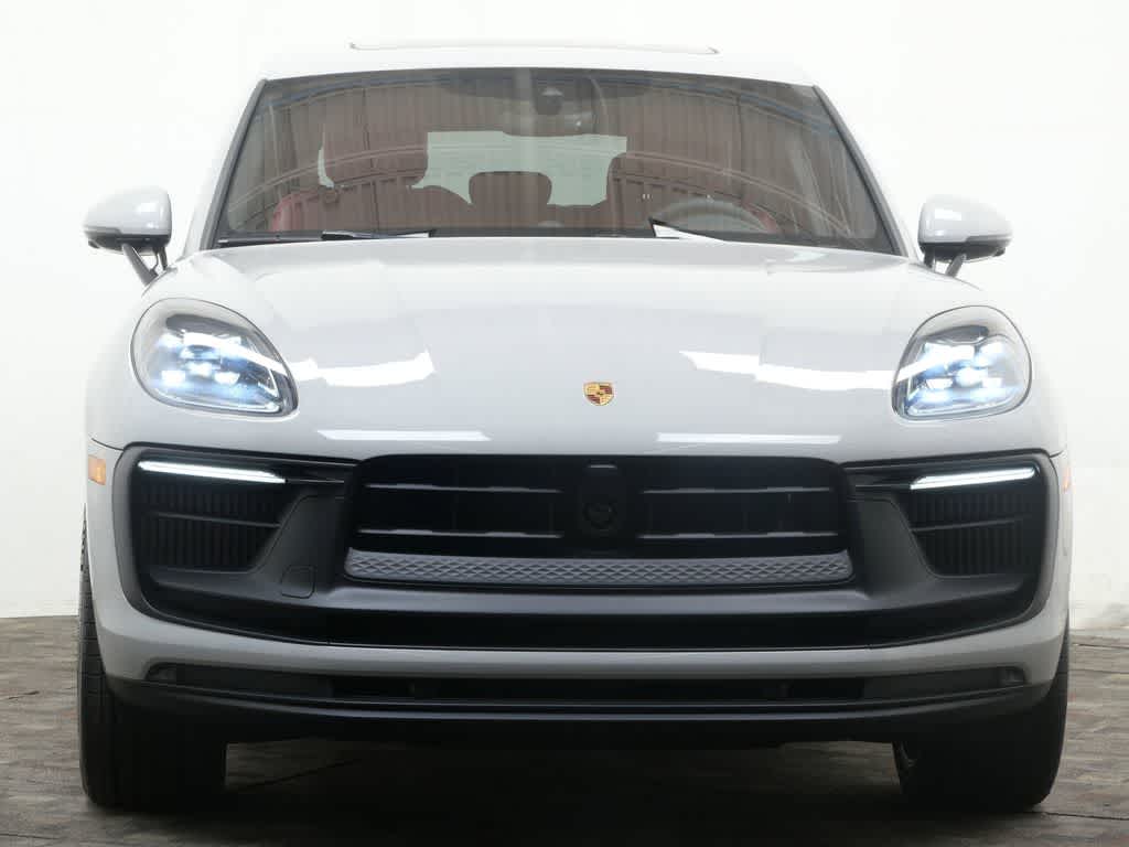 Thumbnail: 2026 Porsche Macan - 10