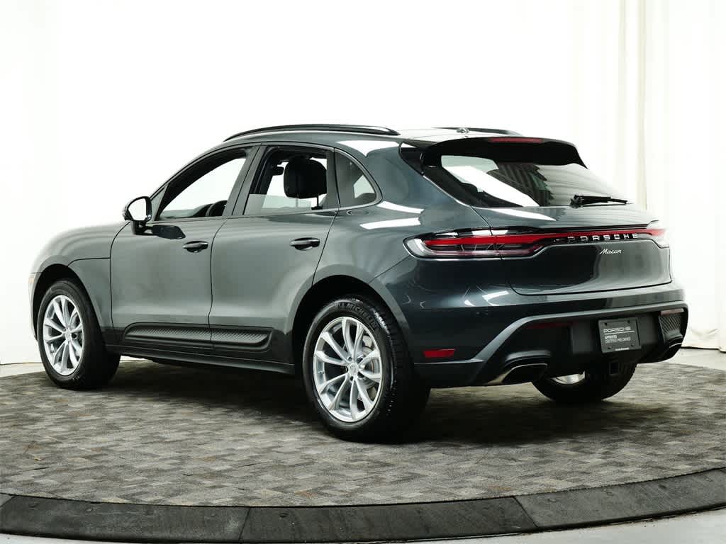 Thumbnail: 2025 Porsche Macan - 3