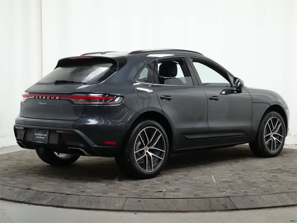 Thumbnail: 2026 Porsche Macan - 7