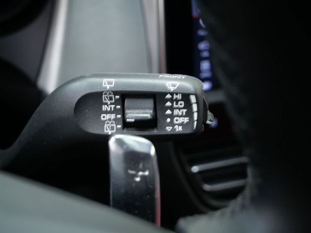 Thumbnail: 2022 Porsche Macan - 23