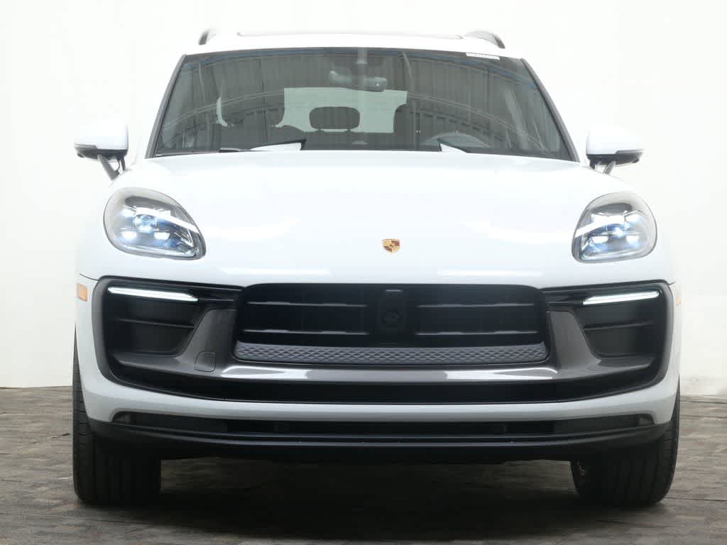 Thumbnail: 2026 Porsche Macan - 10