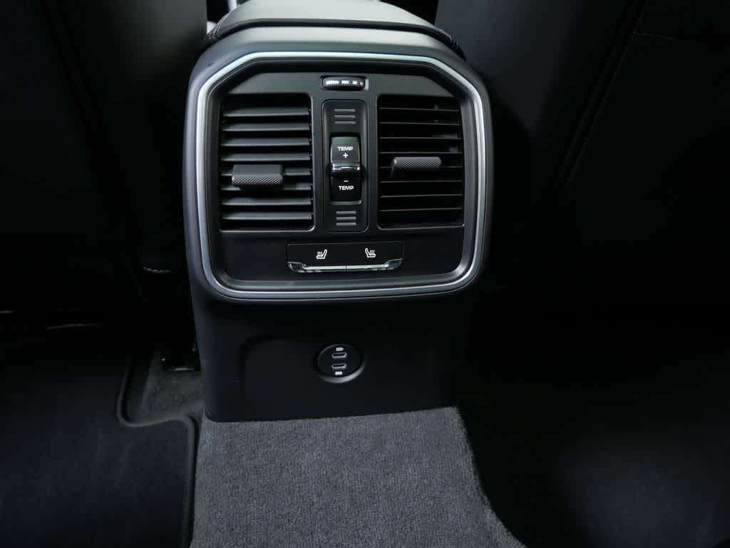 Thumbnail: 2026 Porsche Macan - 15