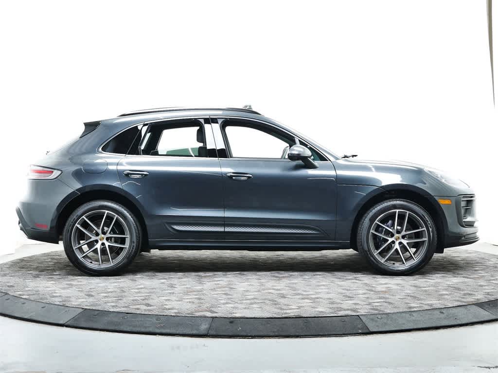 Thumbnail: 2025 Porsche Macan - 8