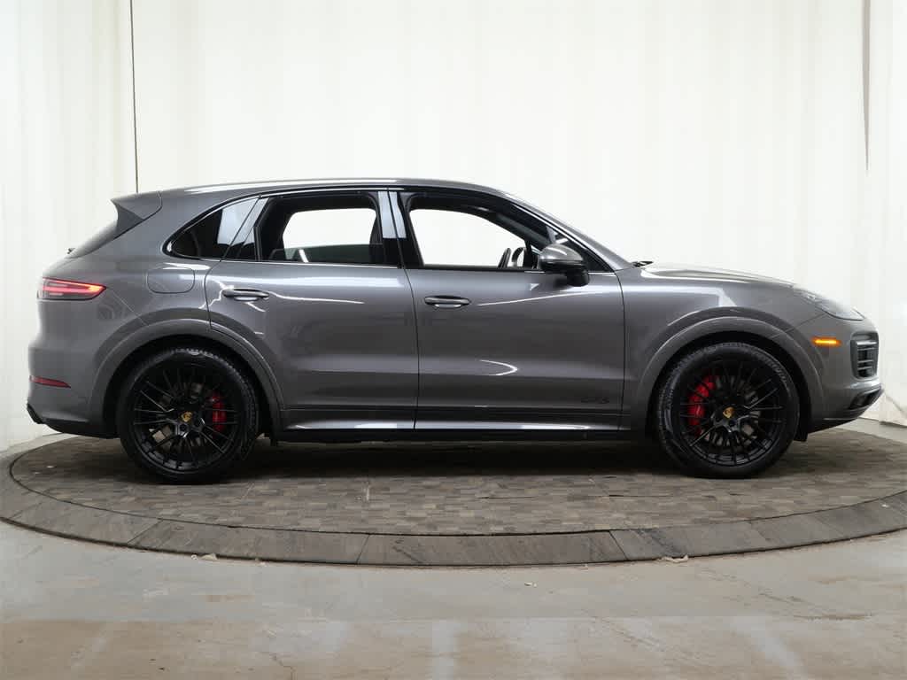Thumbnail: 2023 Porsche Cayenne - 8
