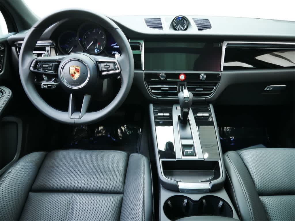 Thumbnail: 2026 Porsche Macan - 16