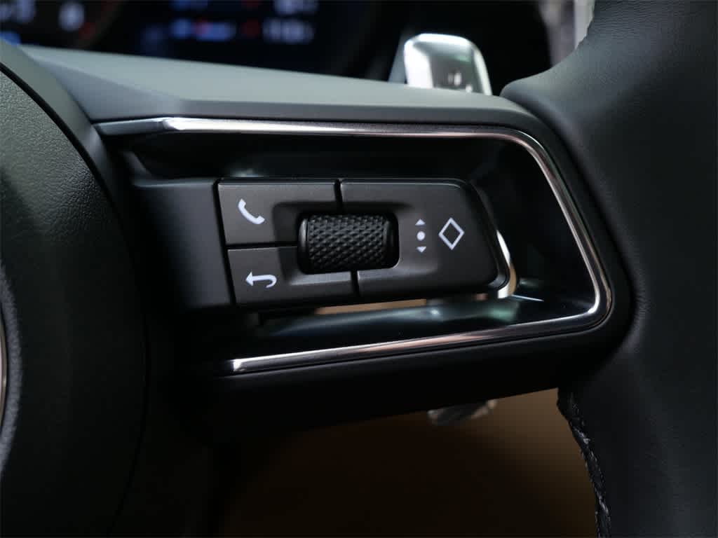 Thumbnail: 2026 Porsche Macan - 20