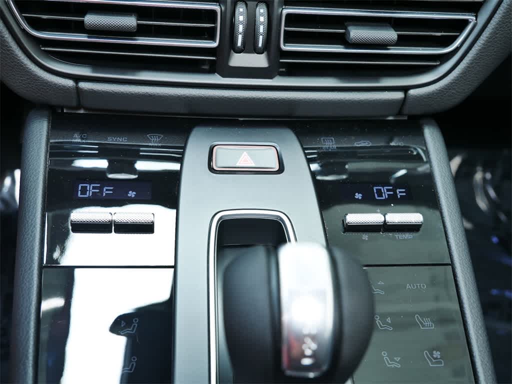 Thumbnail: 2026 Porsche Macan - 26