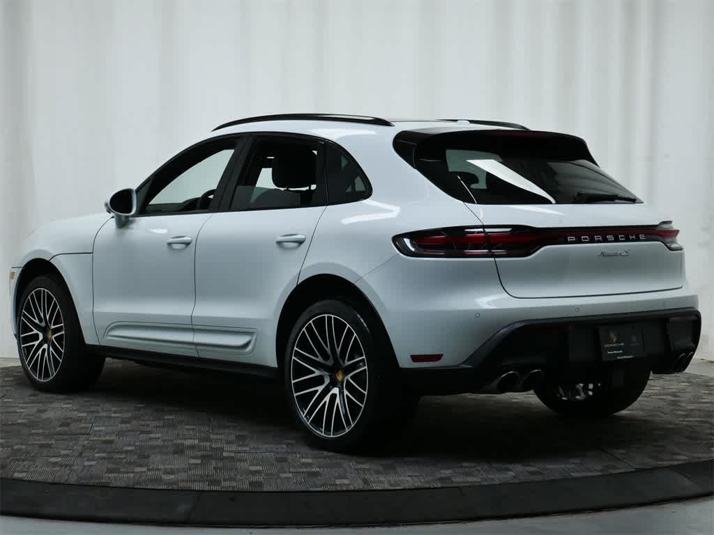 Thumbnail: 2025 Porsche Macan - 3