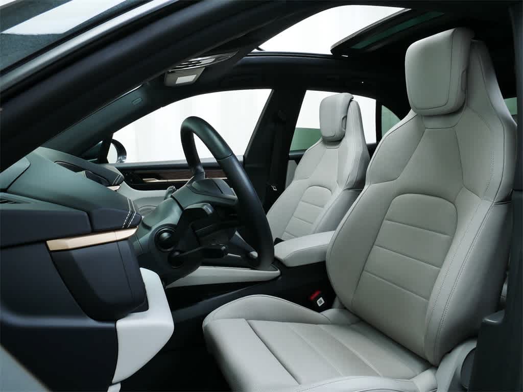 2024 Porsche Macan T 5