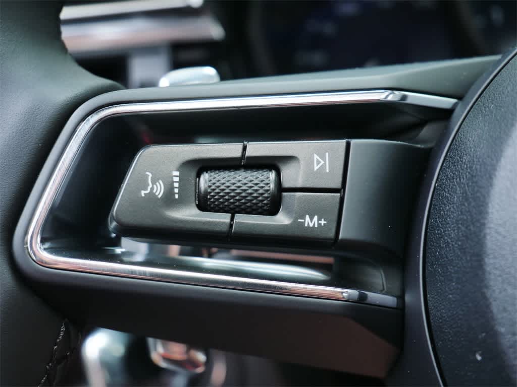 Thumbnail: 2026 Porsche Macan - 20