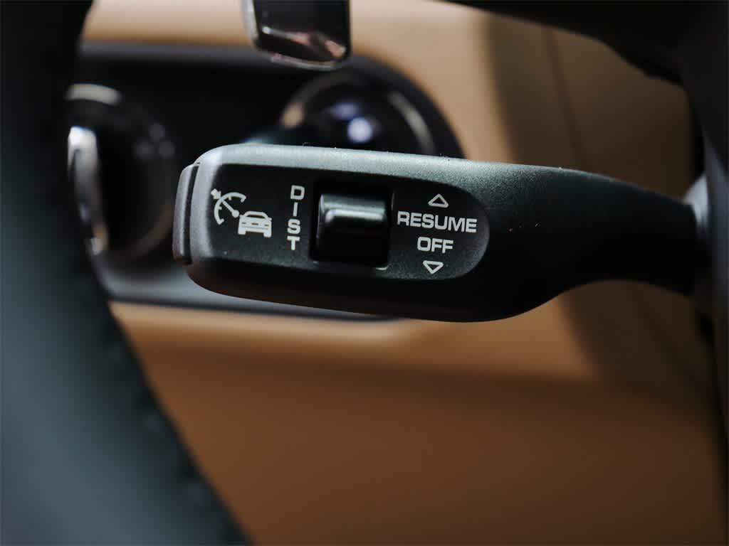 Thumbnail: 2026 Porsche Macan - 19