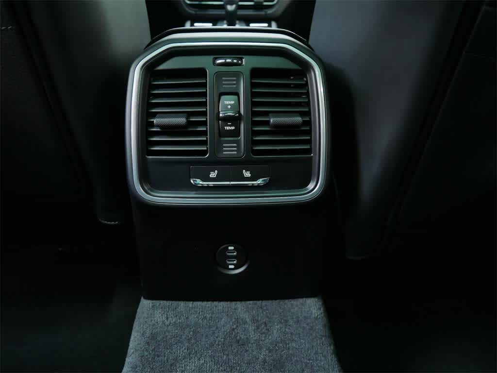 Thumbnail: 2023 Porsche Macan - 15