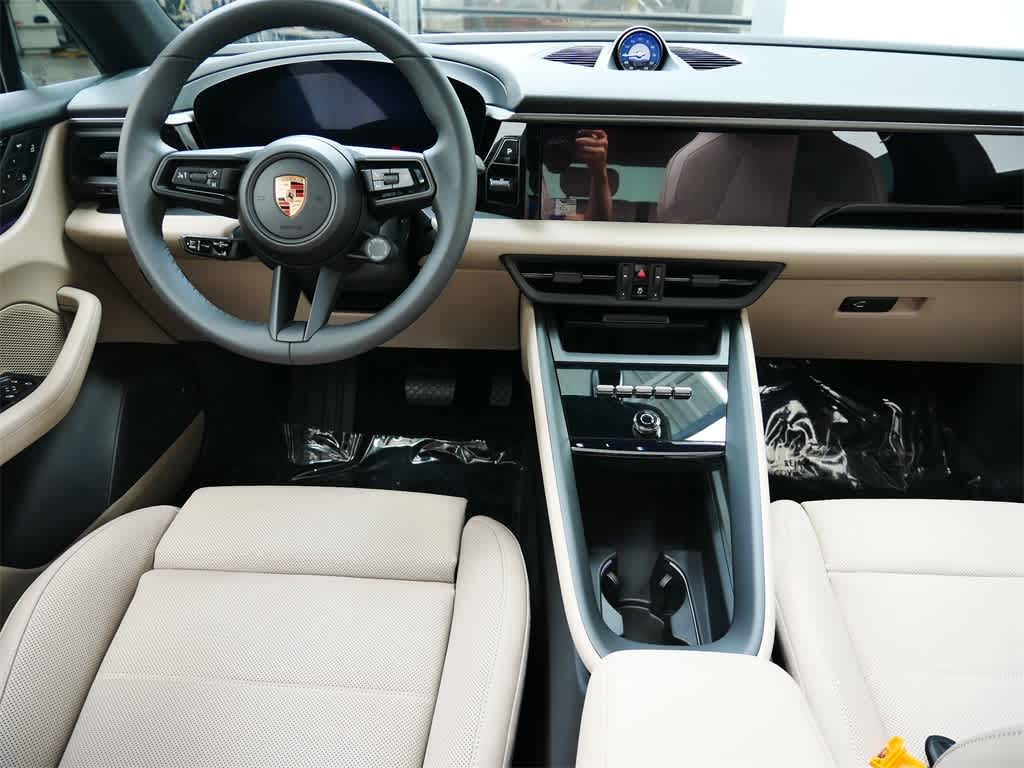 Thumbnail: 2025 Porsche Macan - 17