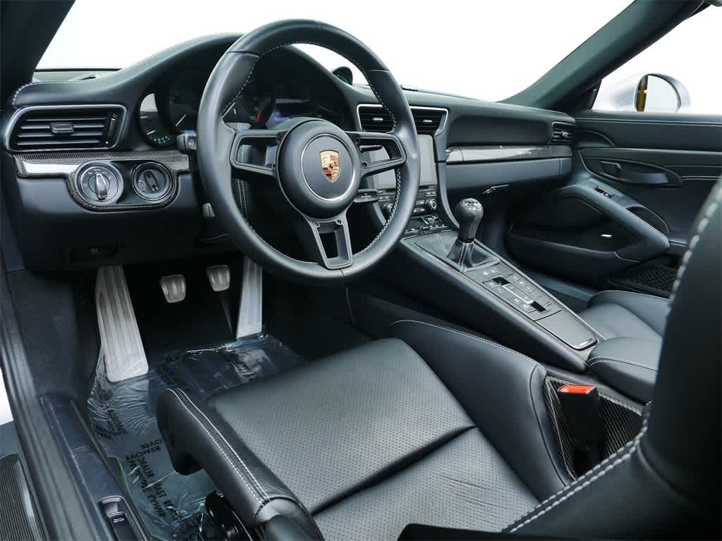 Thumbnail: 2019 Porsche 911 - 4