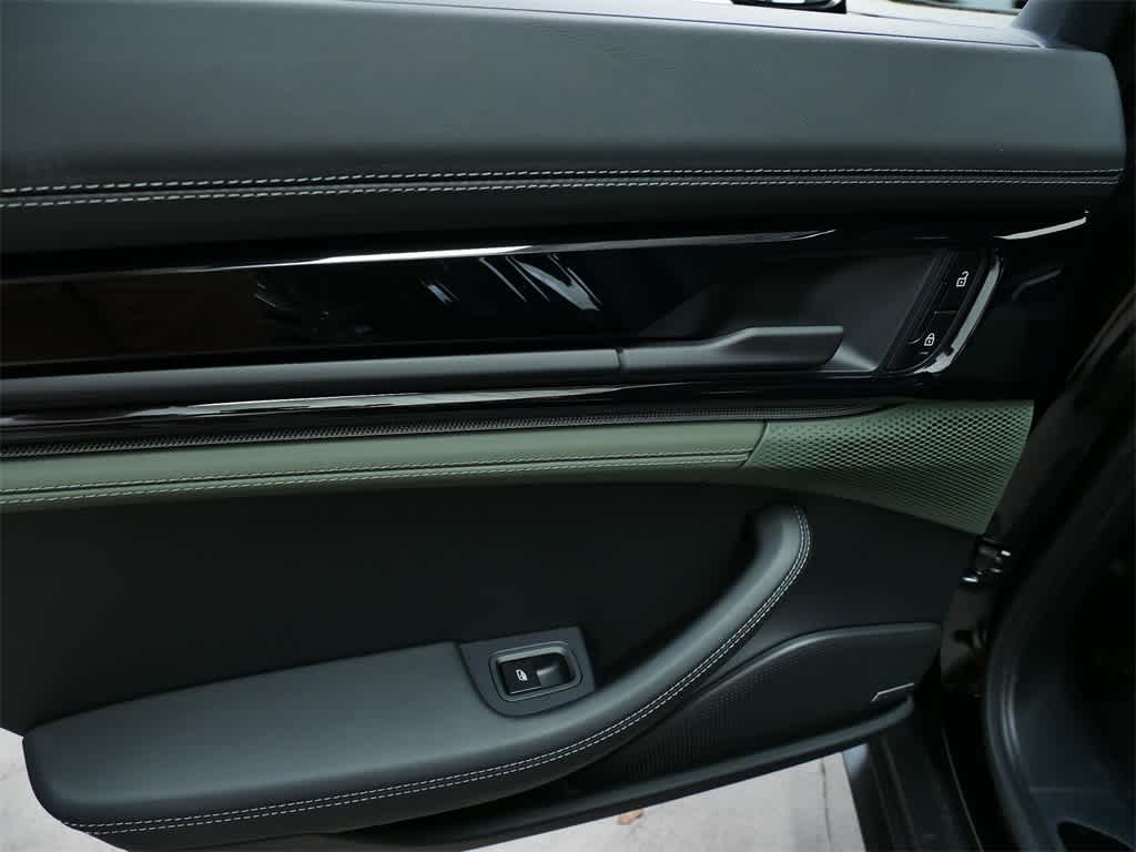 Thumbnail: 2025 Porsche Panamera - 15