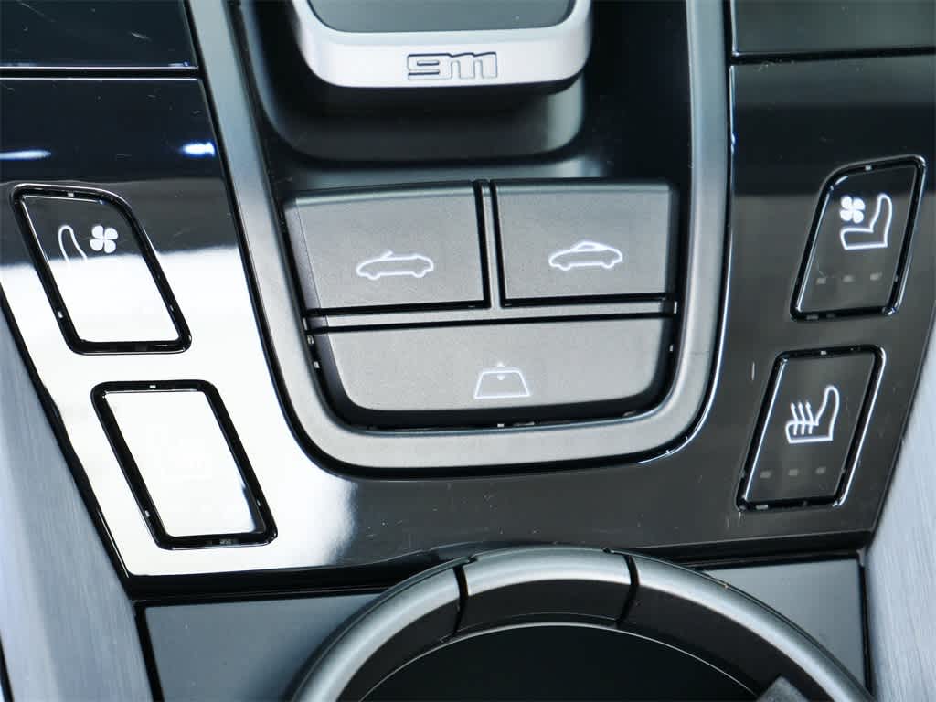 Thumbnail: 2022 Porsche 911 - 22