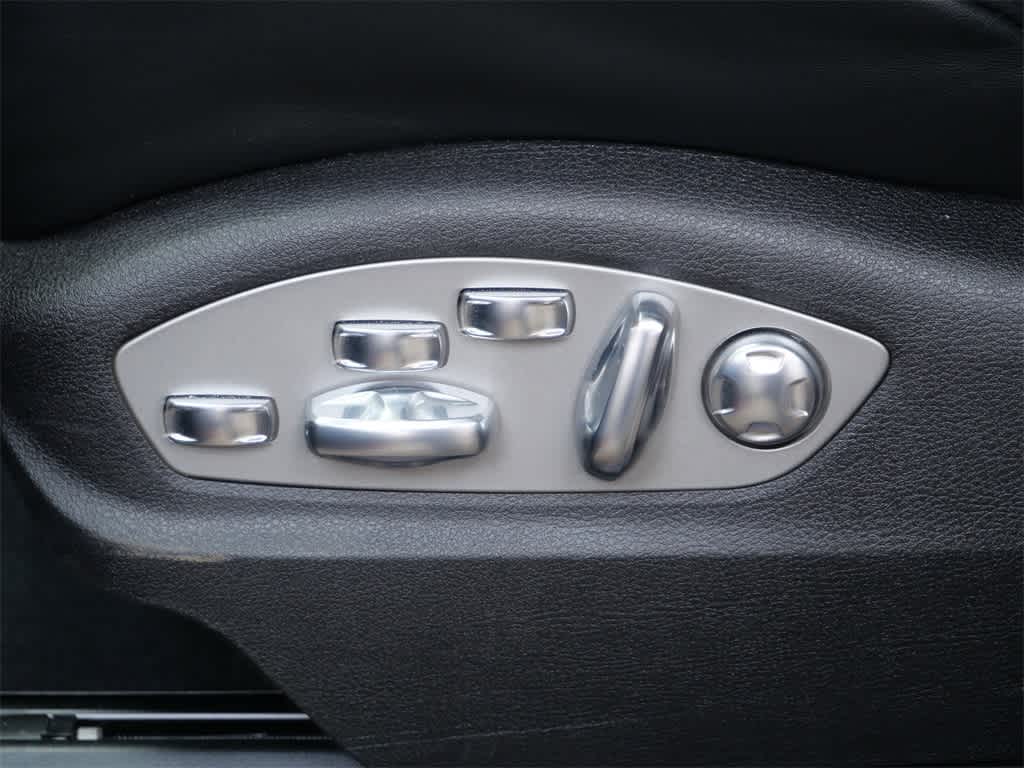 Thumbnail: 2025 Porsche Macan - 12