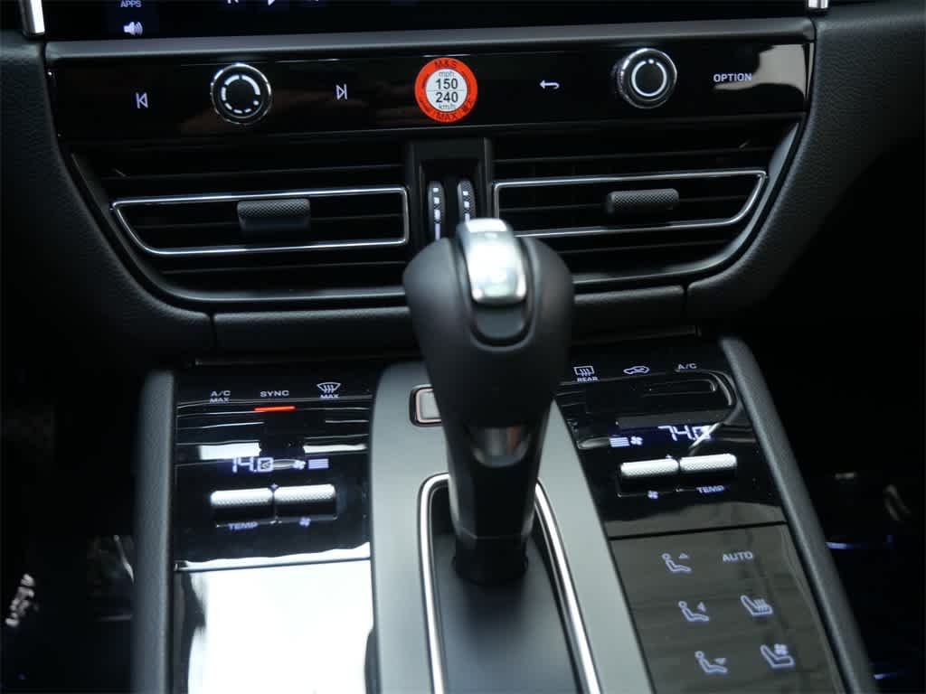 Thumbnail: 2025 Porsche Macan - 22