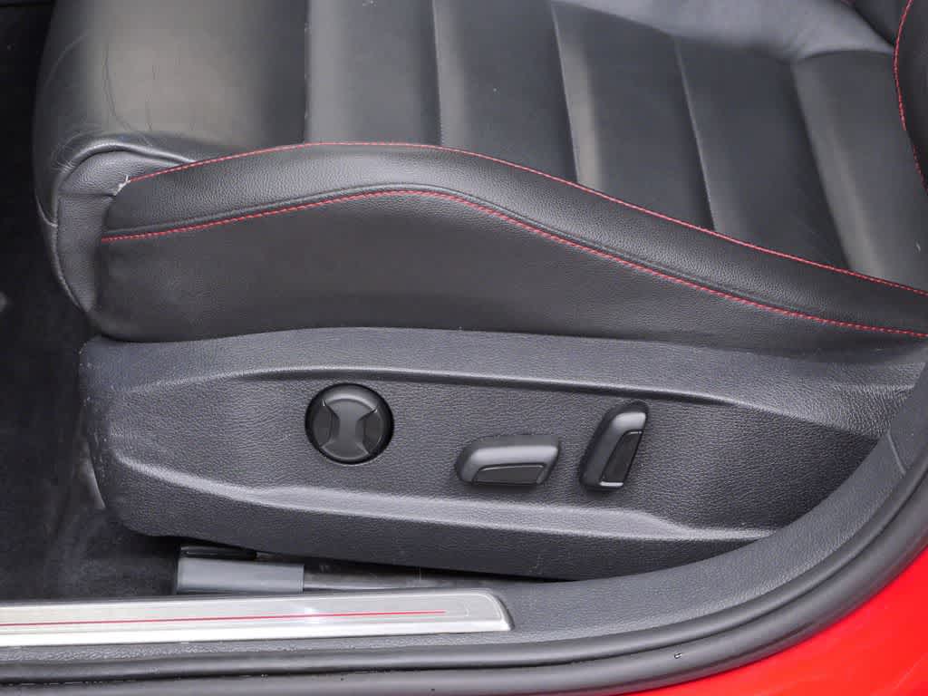 Thumbnail: 2017 Volkswagen Golf - 12