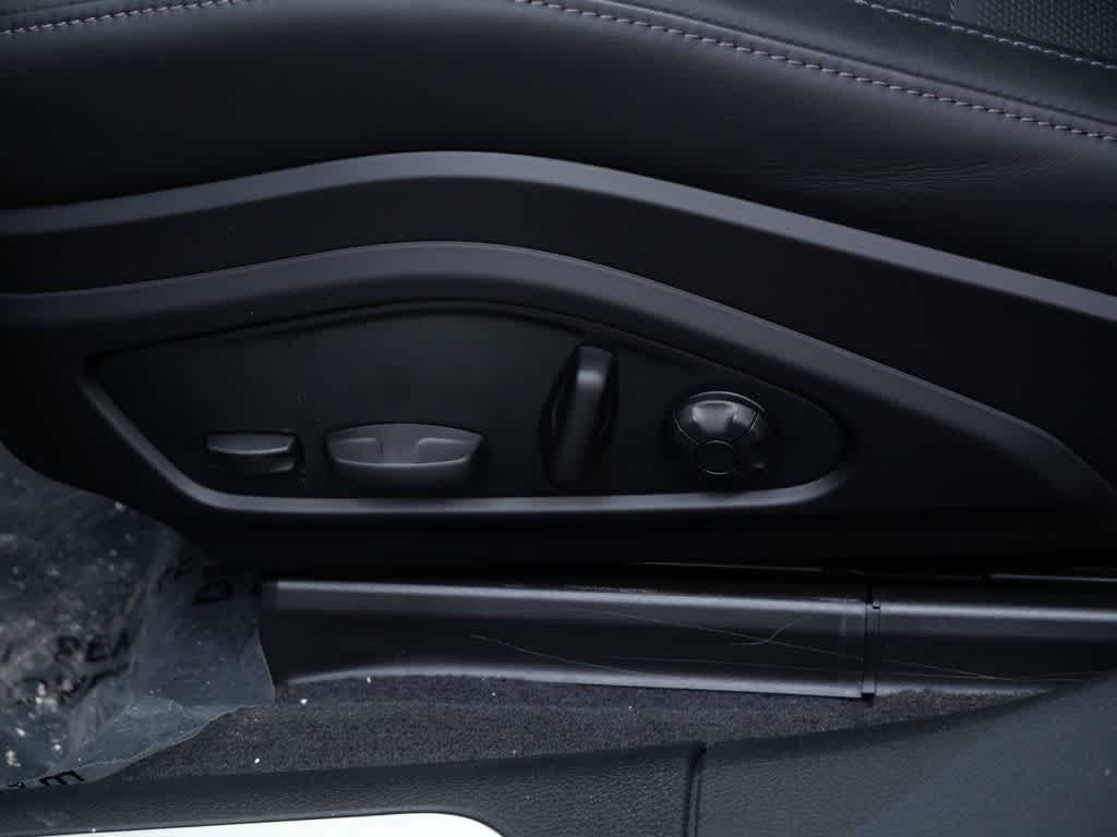 Thumbnail: 2025 Porsche Panamera - 12