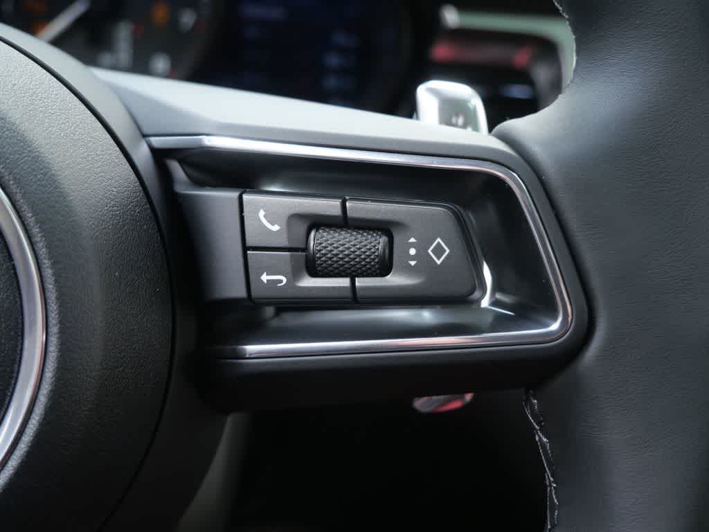 Thumbnail: 2026 Porsche Macan - 20