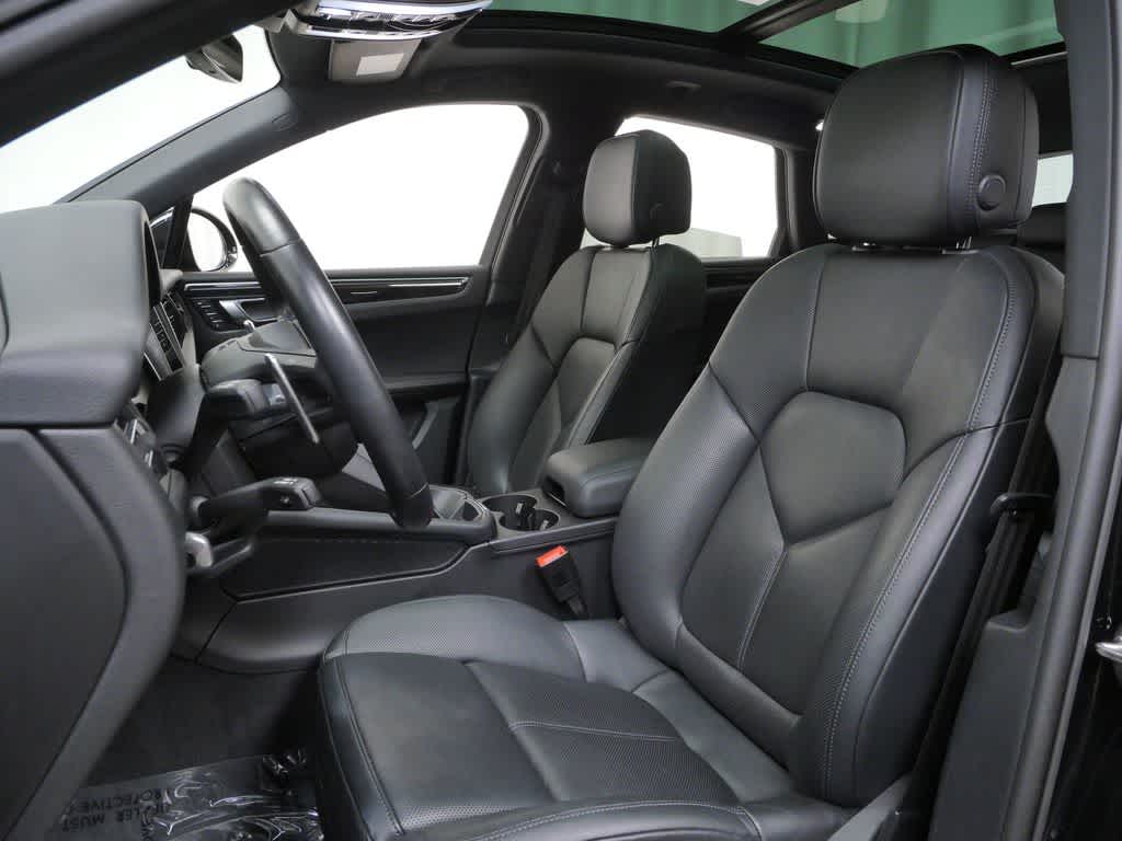 Thumbnail: 2023 Porsche Macan - 5