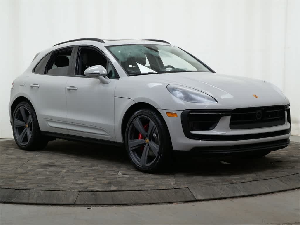 Thumbnail: 2026 Porsche Macan - 9