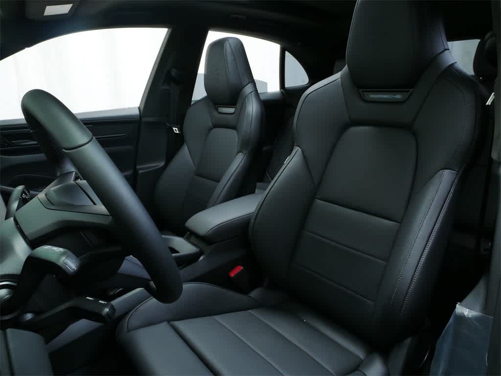 Thumbnail: 2025 Porsche Macan - 5