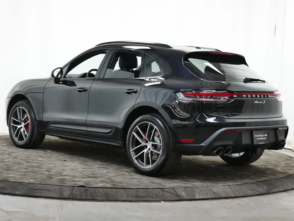 Thumbnail: 2026 Porsche Macan - 3