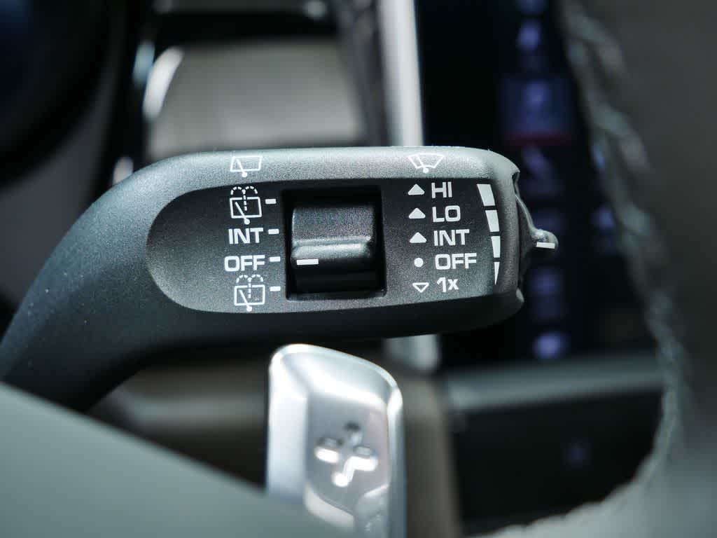 Thumbnail: 2024 Porsche Macan - 22