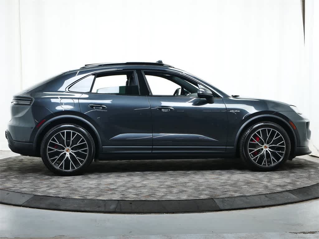 Thumbnail: 2025 Porsche Macan - 8