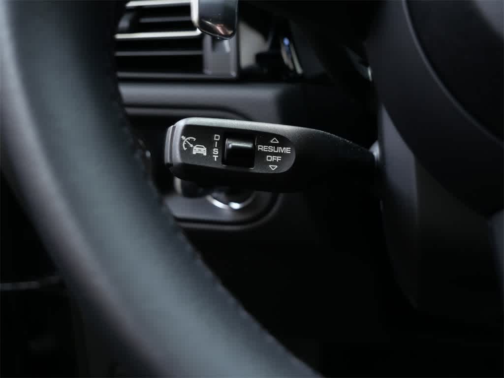 Thumbnail: 2025 Porsche Macan - 19