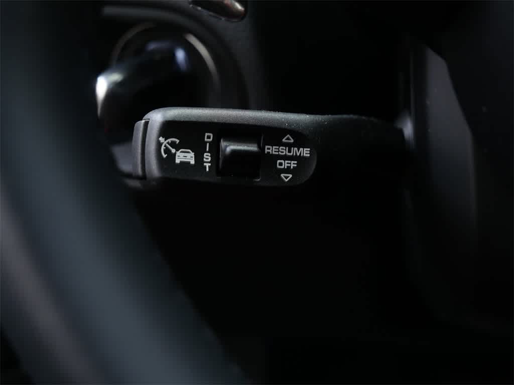 Thumbnail: 2025 Porsche Macan - 20