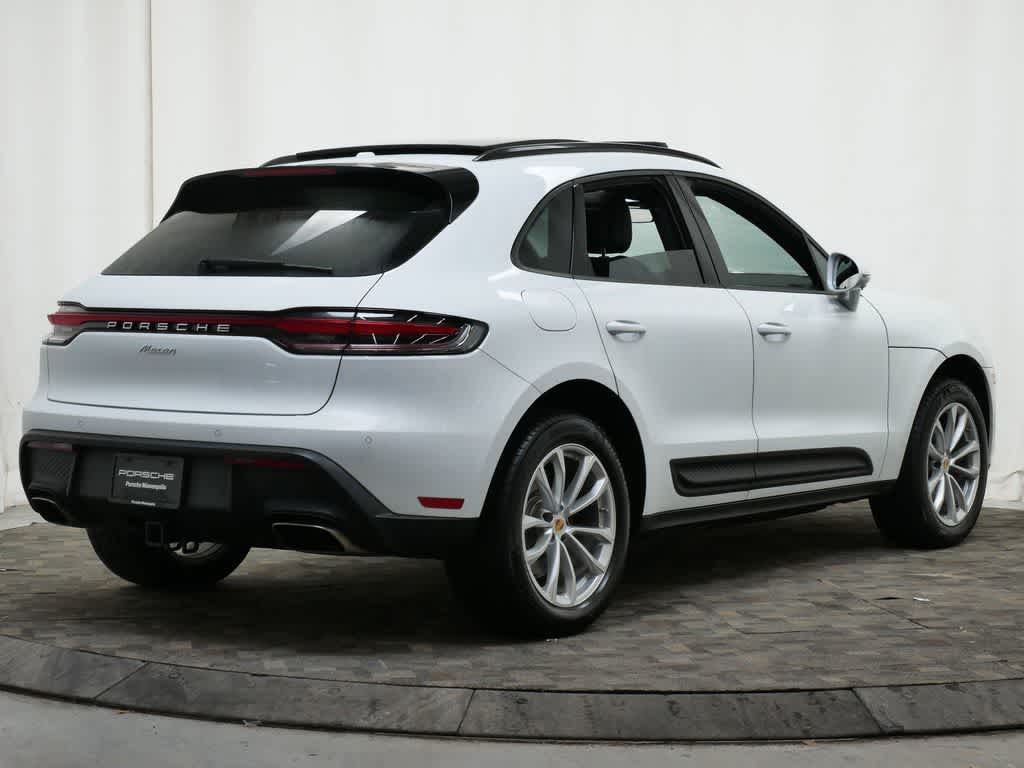 Thumbnail: 2025 Porsche Macan - 7
