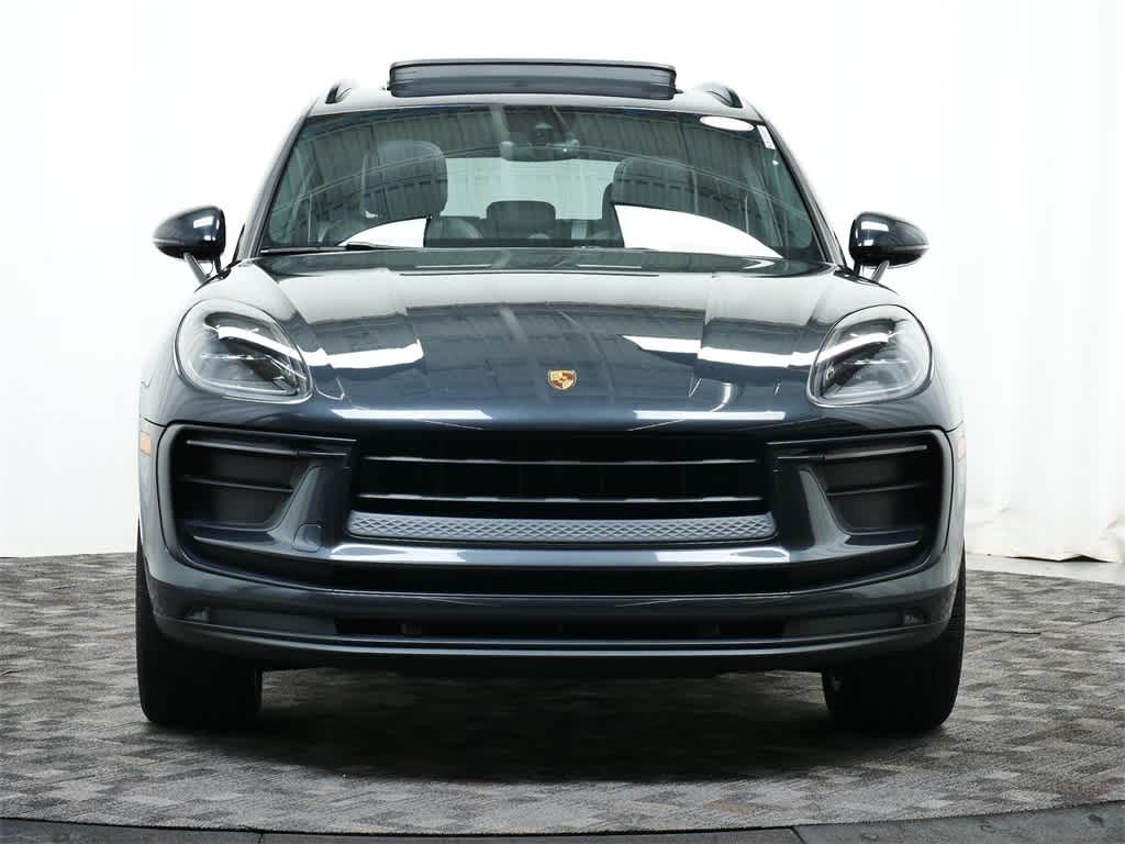 Thumbnail: 2022 Porsche Macan - 10