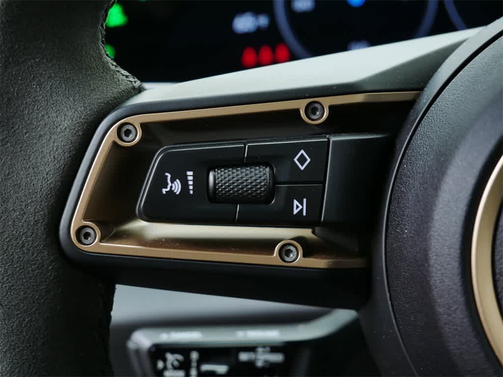 Thumbnail: 2025 Porsche Taycan - 21