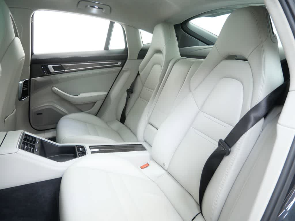 Thumbnail: 2017 Porsche Panamera - 14