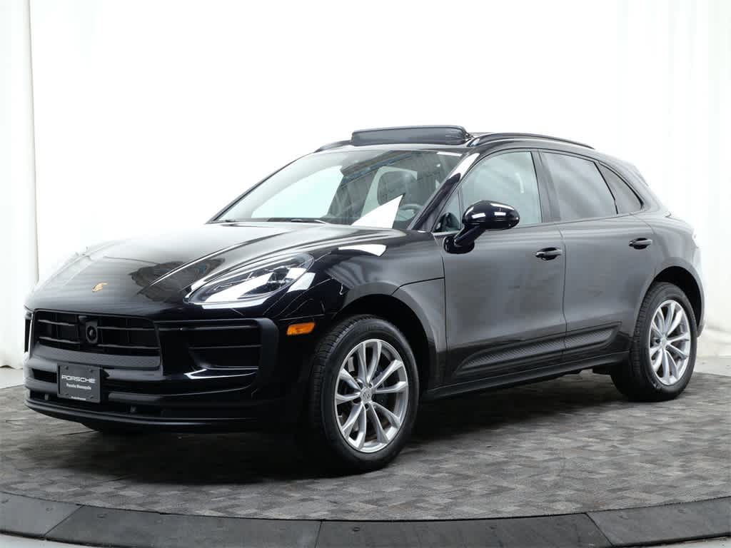 Thumbnail: 2025 Porsche Macan - 1