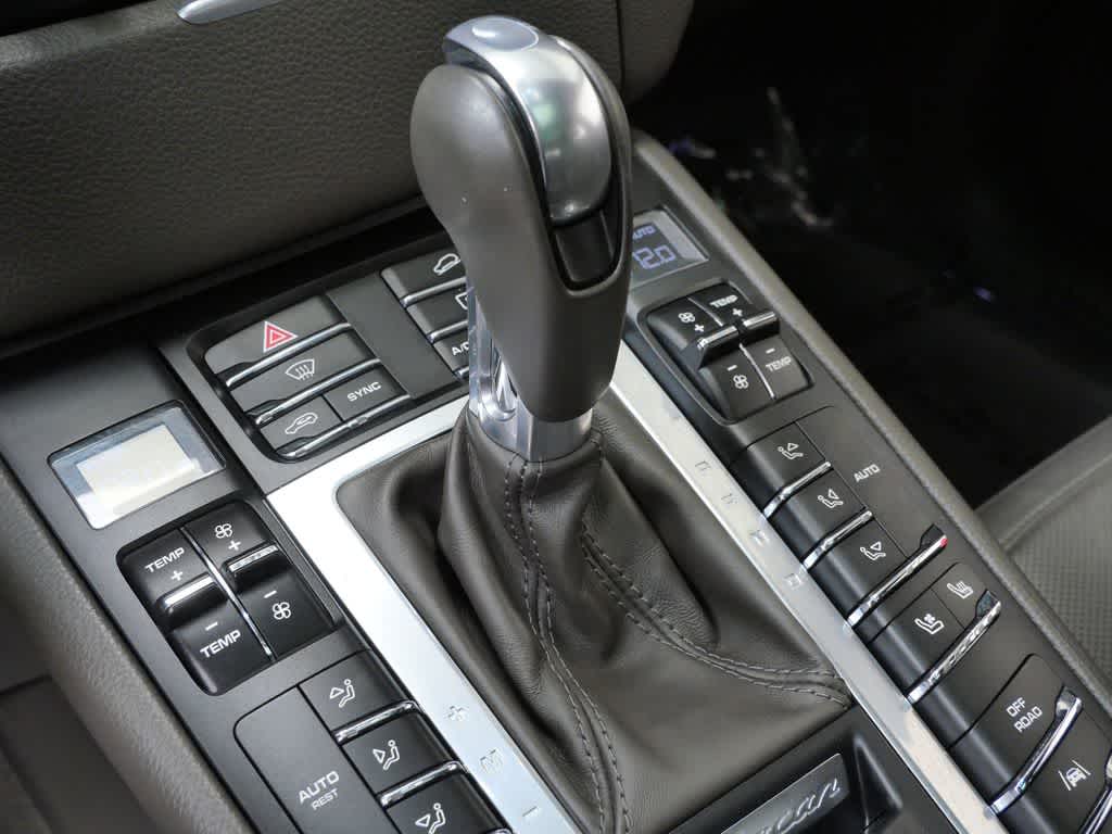 Thumbnail: 2018 Porsche Macan - 24