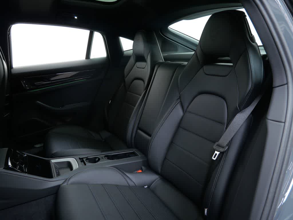 Thumbnail: 2025 Porsche Panamera - 13