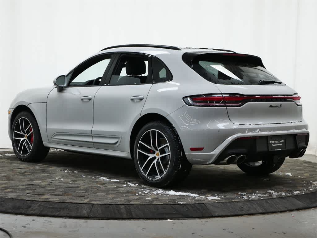 Thumbnail: 2026 Porsche Macan - 3