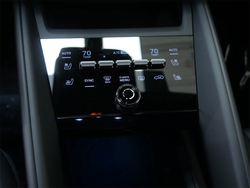 Thumbnail: 2026 Porsche Macan - 18