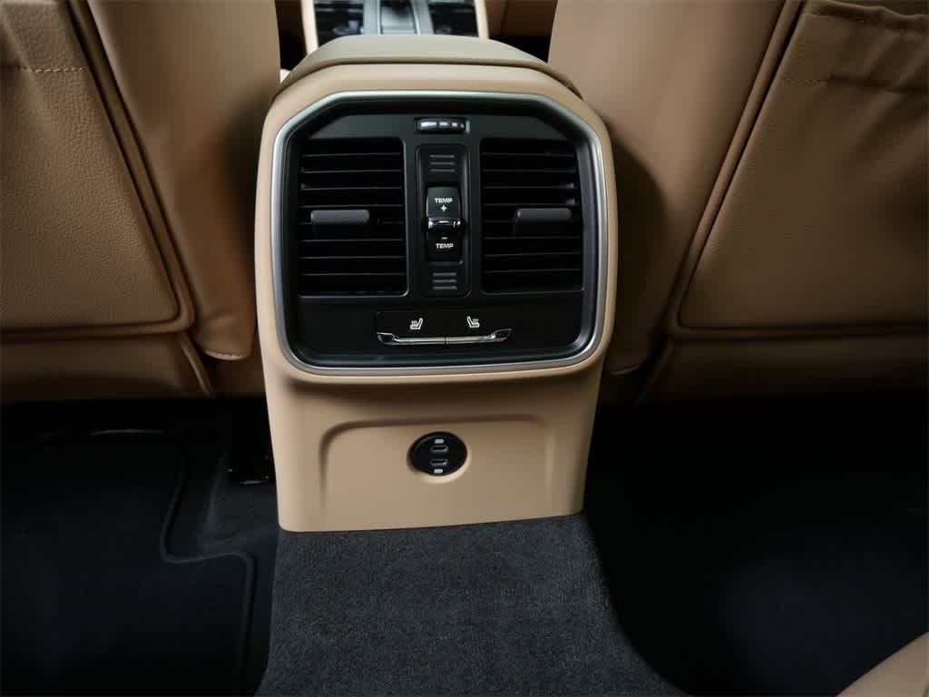 Thumbnail: 2026 Porsche Macan - 15