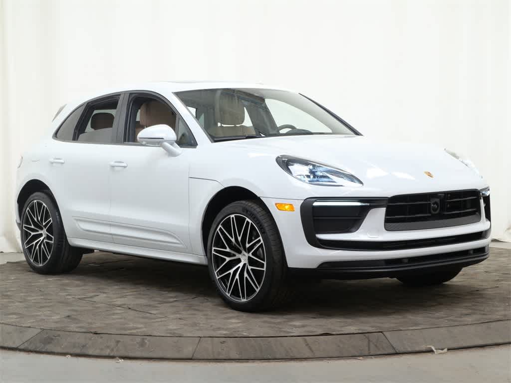 Thumbnail: 2026 Porsche Macan - 9