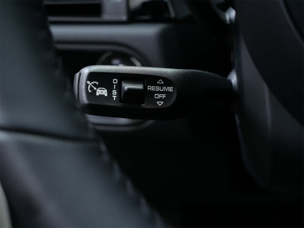 Thumbnail: 2026 Porsche Macan - 19